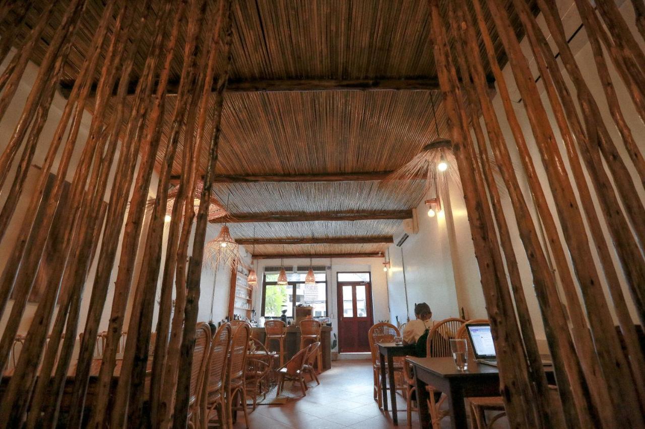 Petit Espace Boutique Hostel Vientiane Exterior photo